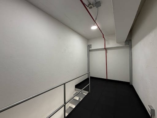 Bodega en arriendo en Loma Del Escobero, Envigado, 28 m² · foto 3 de 5