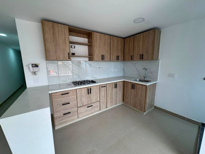 Apartamento de 3 alcobas en venta en La Ceja, 74 m² · foto 2 de 13