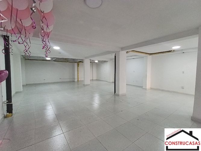 Local en arriendo en Cataluña, Medellín, 160 m² · foto 2 de 8