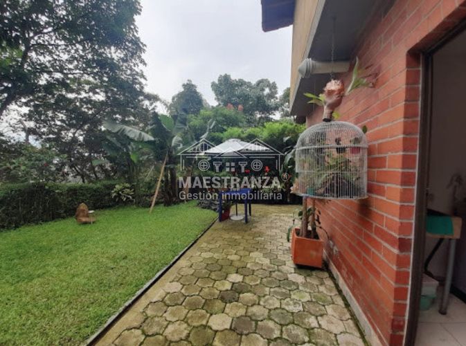 Casa de 4 alcobas en venta en Las Lomitas, Sabaneta, 214 m² · foto 2 de 19