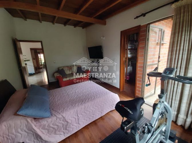 Casa de 4 alcobas en venta en Las Lomitas, Sabaneta, 214 m² · foto 3 de 19