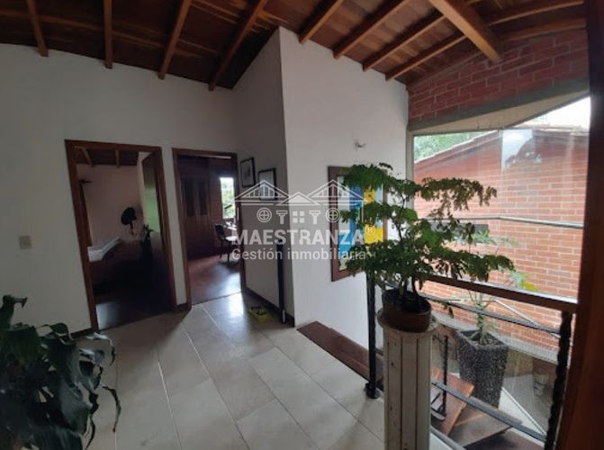 Casa de 4 alcobas en venta en Las Lomitas, Sabaneta, 214 m² · foto 4 de 19