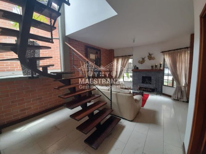 Casa de 4 alcobas en venta en Las Lomitas, Sabaneta, 214 m² · foto 9 de 19