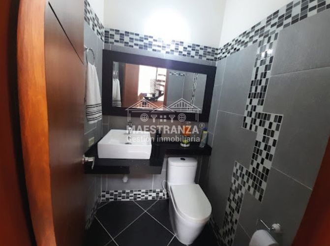 Casa de 4 alcobas en venta en Las Lomitas, Sabaneta, 214 m² · foto 12 de 19