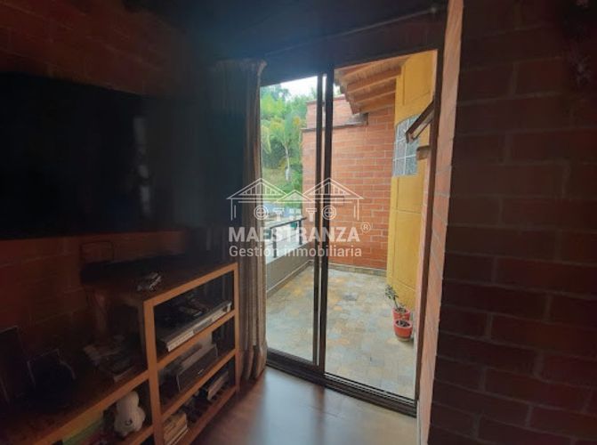 Casa de 4 alcobas en venta en Las Lomitas, Sabaneta, 214 m² · foto 18 de 19