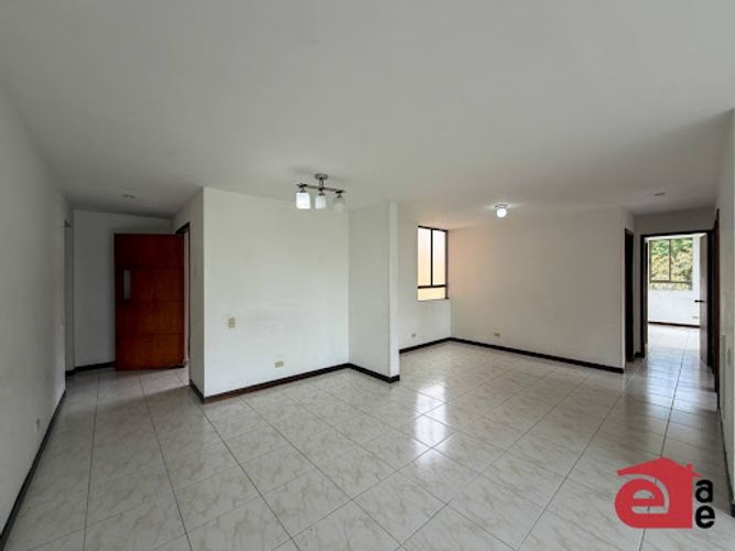 Apartamento de 3 alcobas en arriendo en Cola Del Zorro, Medellín, 102 m² · foto 2 de 19