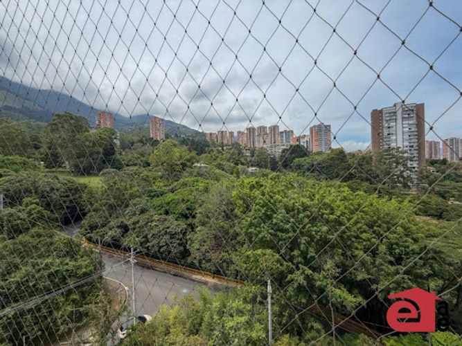 Apartamento de 3 alcobas en arriendo en Cola Del Zorro, Medellín, 102 m² · foto 17 de 19