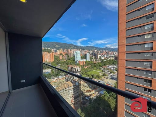 Apartamento de 2 alcobas en arriendo en Ciudad Del Río, Medellín, 78 m² · foto 16 de 24