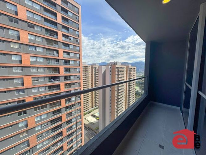 Apartamento de 2 alcobas en arriendo en Ciudad Del Río, Medellín, 78 m² · foto 17 de 24