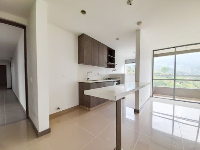 Apartamento de 3 alcobas en arriendo en El Chingui, Envigado, 69 m² · foto 2 de 13