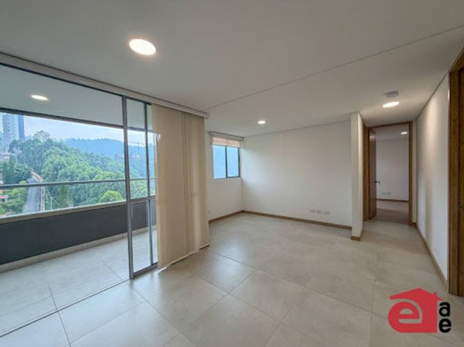 Apartamento de 3 alcobas en arriendo en Loma De San Jose, Sabaneta, 78 m² · foto 3 de 15