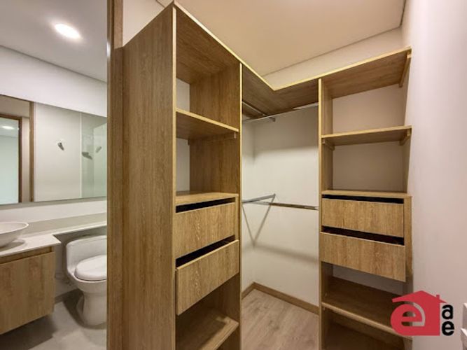 Apartamento de 3 alcobas en arriendo en Loma De San Jose, Sabaneta, 78 m² · foto 6 de 15