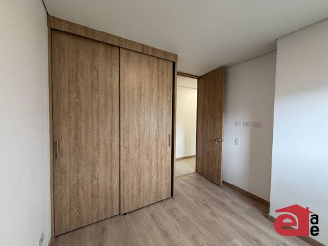 Apartamento de 3 alcobas en arriendo en Loma De San Jose, Sabaneta, 78 m² · foto 8 de 15