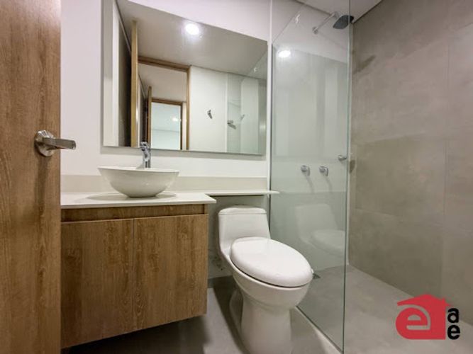 Apartamento de 3 alcobas en arriendo en Loma De San Jose, Sabaneta, 78 m² · foto 9 de 15