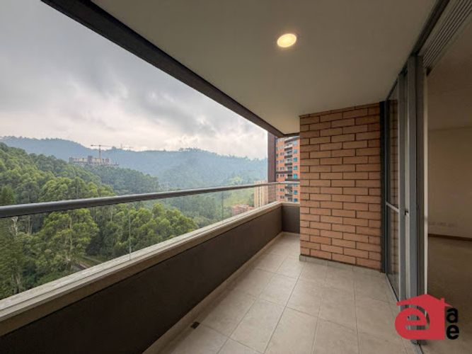 Apartamento de 3 alcobas en arriendo en Loma De San Jose, Sabaneta, 78 m² · foto 12 de 15