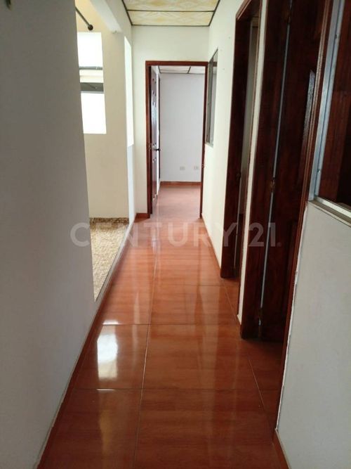 Casa de 6 alcobas en venta en Cd San Antonio, Villavicencio, 140 m² · foto 3 de 12