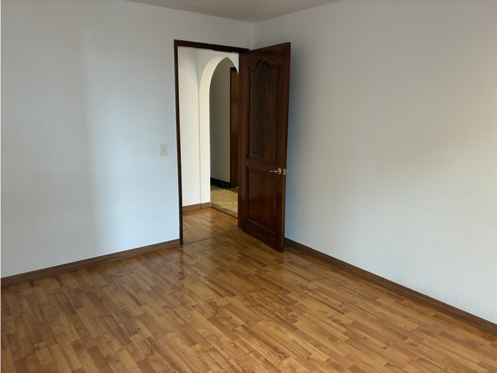 Apartamento en venta en Los Rosales, Bogotá · foto 10 de 17