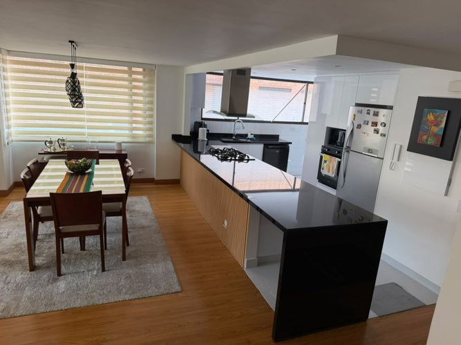 Apartamento de 3 alcobas en arriendo en Chico Norte, Bogotá, 180 m² · foto 2 de 16