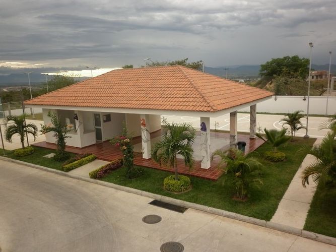 Casa de 3 alcobas en venta en Ipanema, Neiva, 335 m² · foto 2 de 7