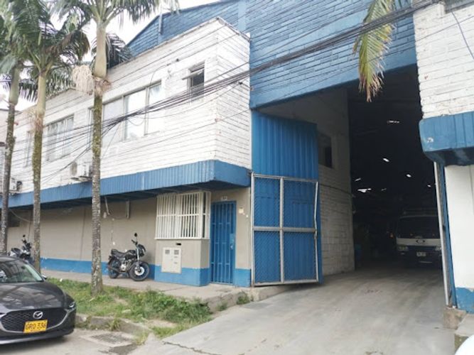Bodega en arriendo en Zona Industrial No. 1, Itagüí, 920 m² · foto 2 de 11