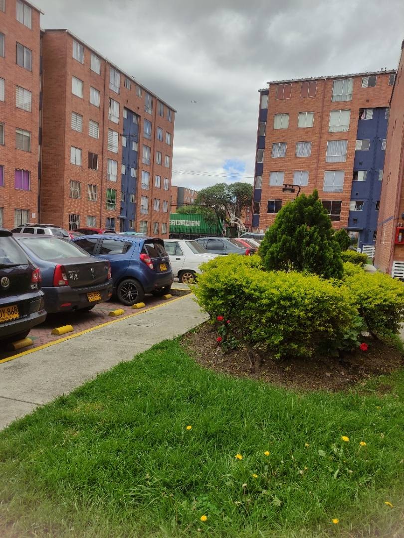Casa en venta en Fontibon, Bogotá · foto 3 de 15