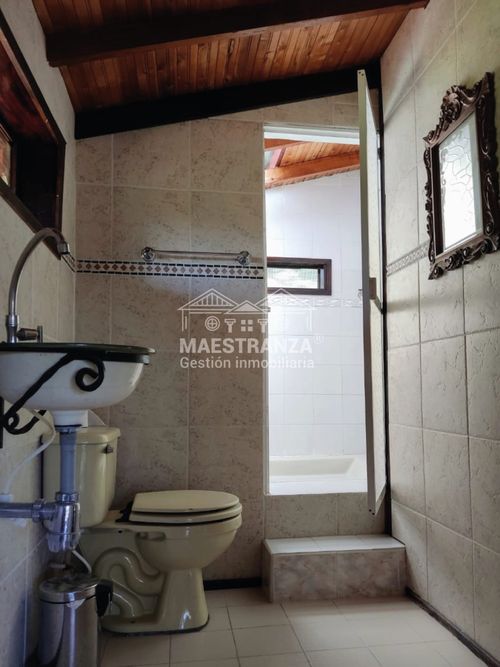Casa de 3 alcobas en venta en Santa Elena, Medellín, 160 m² · foto 21 de 24