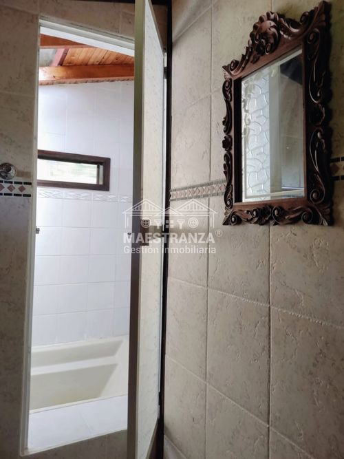 Casa de 3 alcobas en venta en Santa Elena, Medellín, 160 m² · foto 23 de 24
