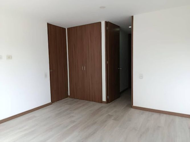 Apartaestudio en arriendo en Loma Del Escobero, Envigado, 62 m² · foto 17 de 24
