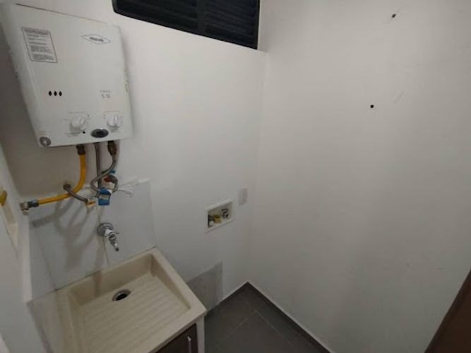 Apartaestudio en arriendo en Loma Del Escobero, Envigado, 62 m² · foto 23 de 24