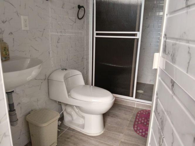 Casa de 6 alcobas en venta en San Miguel, Bucaramanga, 232 m² · foto 6 de 14