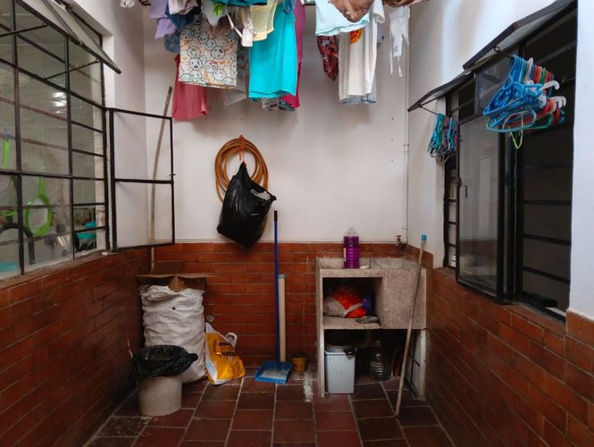 Casa de 6 alcobas en venta en San Miguel, Bucaramanga, 232 m² · foto 10 de 14
