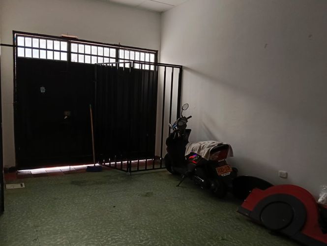 Casa de 6 alcobas en venta en San Miguel, Bucaramanga, 232 m² · foto 11 de 14