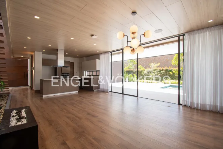 Casa de 3 alcobas en venta en Las Palmas, Envigado, 480 m² · foto 3 de 24