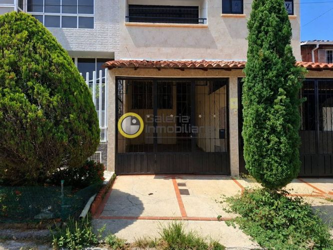 Casa de 3 alcobas en venta en Urbanizacion Diamante Ii Etapa, Bucaramanga, 161 m² · foto 2 de 24