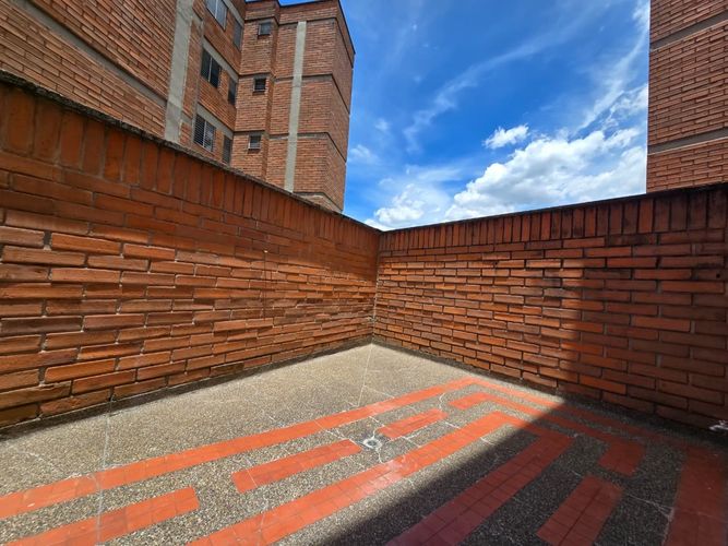 Apartamento de 3 alcobas en arriendo en Belén, Medellín, 70 m² · foto 19 de 20