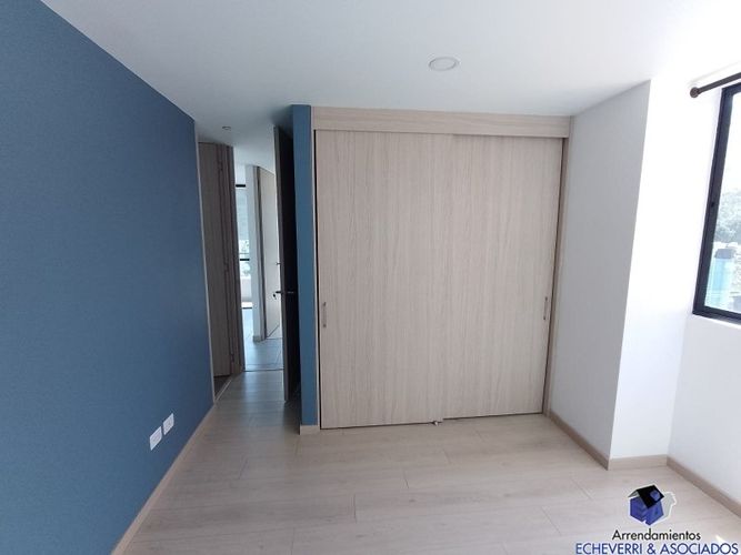 Apartamento de 2 alcobas en arriendo en Loma Del Escobero, Envigado, 67 m² · foto 4 de 8