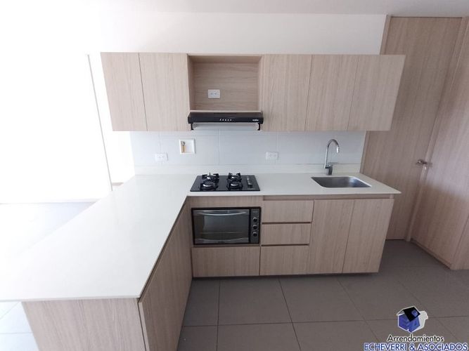 Apartamento de 2 alcobas en arriendo en Loma Del Escobero, Envigado, 67 m² · foto 8 de 8