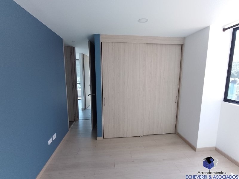 Apartamento en venta en Loma Del Escobero, Envigado · foto 4 de 8