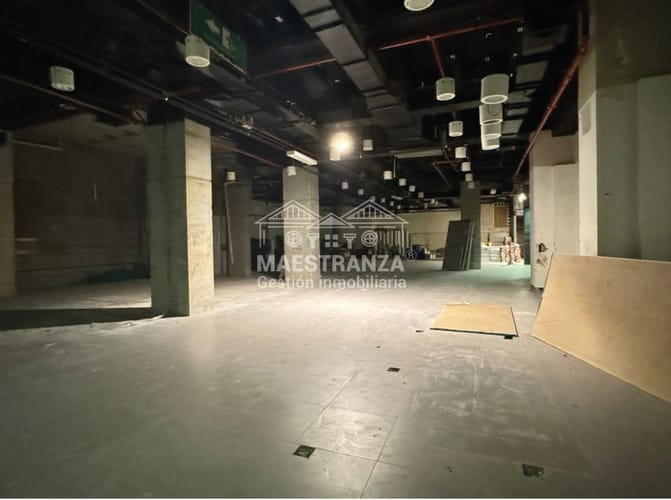Local en venta en Milla De Oro, Medellín, 475 m² · foto 2 de 6