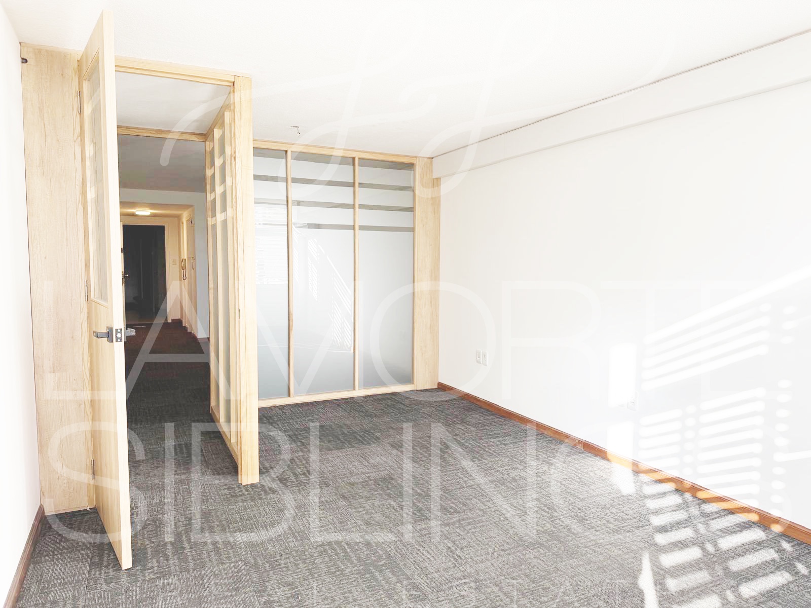 Amplia, Renovada, Luminosa Y Vista Sobre 18 De Julio Cordón