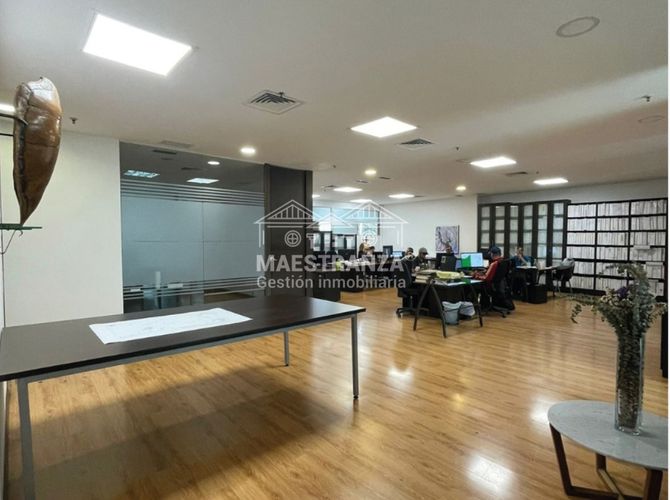 Oficina en venta en Las Palmas, Medellín, 306 m² · foto 5 de 12