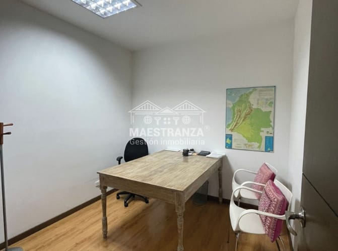 Oficina en venta en Las Palmas, Medellín, 306 m² · foto 10 de 12