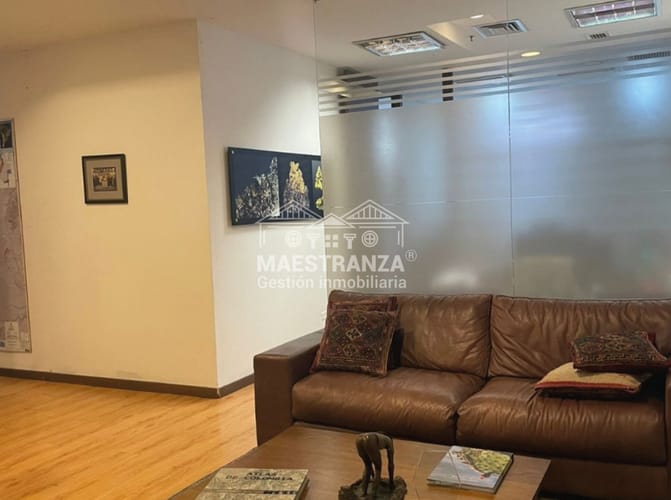 Oficina en venta en Las Palmas, Medellín, 306 m² · foto 11 de 12