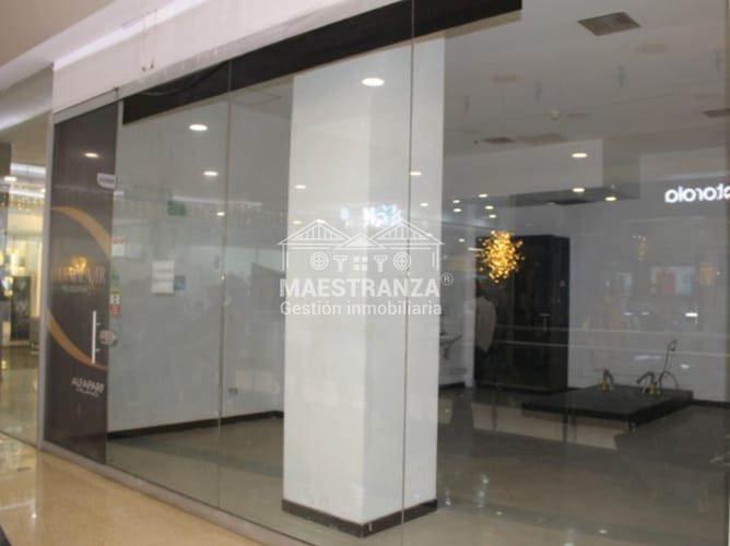 Local en venta en El Poblado, Medellín, 40 m² · foto 2 de 2