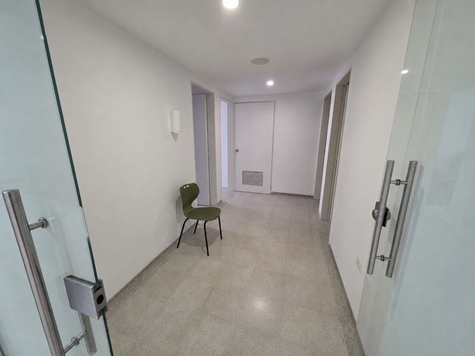 Consultorio en arriendo en Sotomayor, Bucaramanga, 580 m² · foto 18 de 24