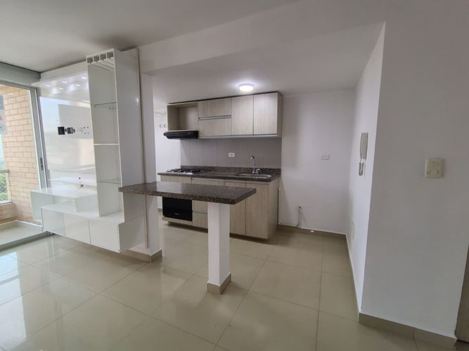 Apartamento de 3 alcobas en venta en La Floresta, Los Patios, 67 m² · foto 2 de 24