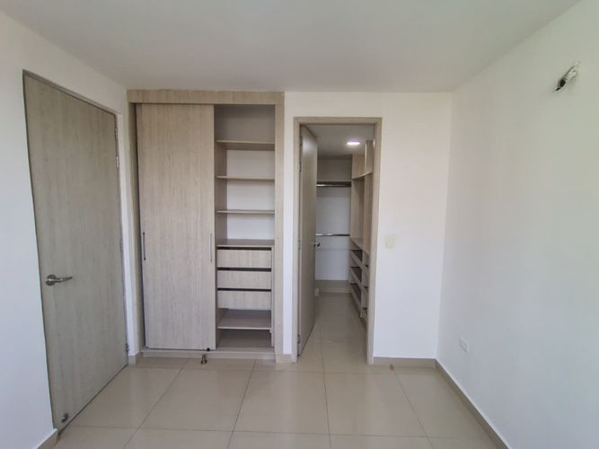 Apartamento de 3 alcobas en venta en La Floresta, Los Patios, 67 m² · foto 5 de 24
