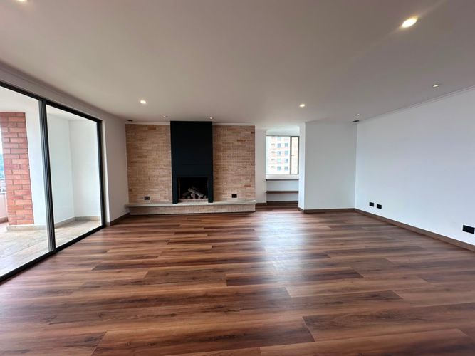 Apartamento de 3 alcobas en arriendo en Los Naranjos, Medellín, 215 m² · foto 4 de 19