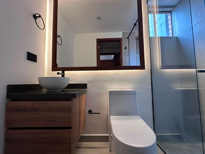Apartamento de 3 alcobas en arriendo en Los Naranjos, Medellín, 215 m² · foto 17 de 19