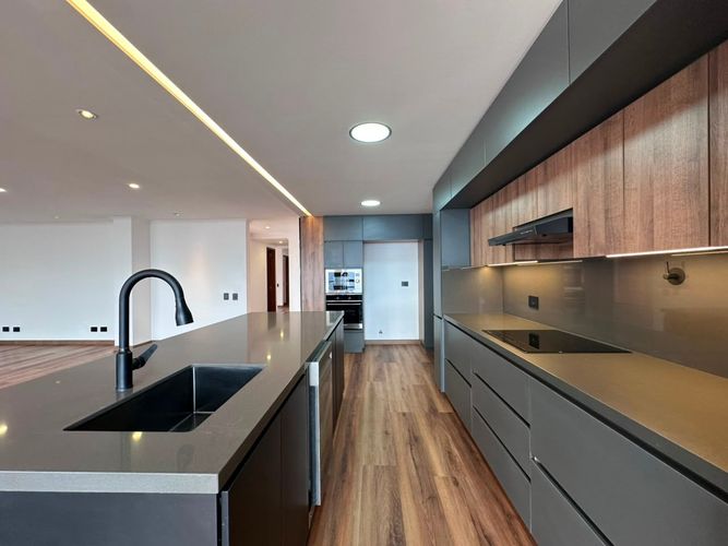 Apartamento de 3 alcobas en arriendo en Los Naranjos, Medellín, 215 m² · foto 6 de 19